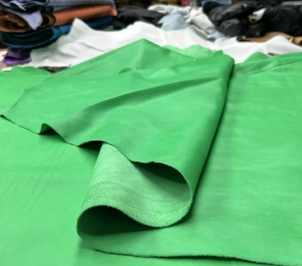 Краст (Трава) 0.8-1.2 мм, без финиша, средний размер 180-200 дм²